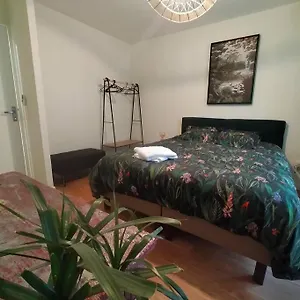 Maison Et Parking Prive Proche Zenith Et Volcans. Hébergement de vacances