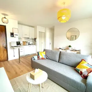 - Lit Queen Size - Proximite Geneve Appartement